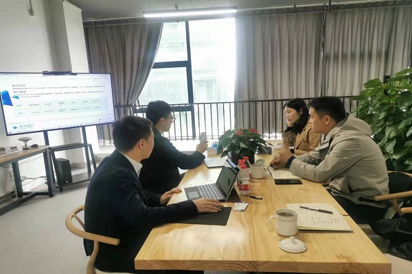 投资经理拜访企业2.jpg 投资经理拜访企业2.jpg